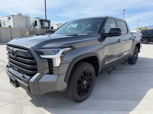 Used 2024 Toyota Tundra Limited AWD/4WD image 7
