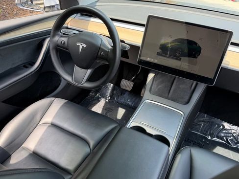 Used 2023 Tesla Model Y Long Range AWD/4WD image 41
