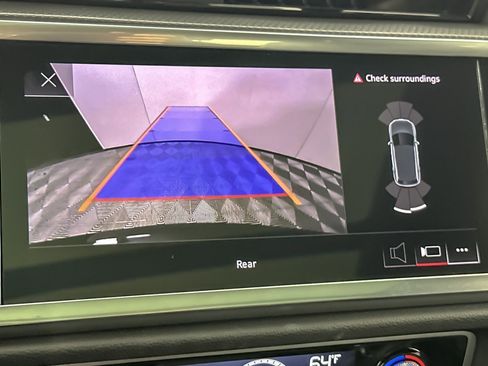 Used 2025 Audi Q3 2.0T Premium image 18