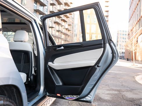 Used 2017 Mercedes-Benz GLS 450 4MATIC image 48