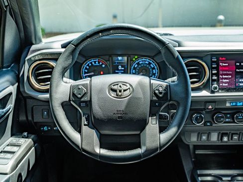 Used 2022 Toyota Tacoma TRD Off-Road AWD/4WD image 25