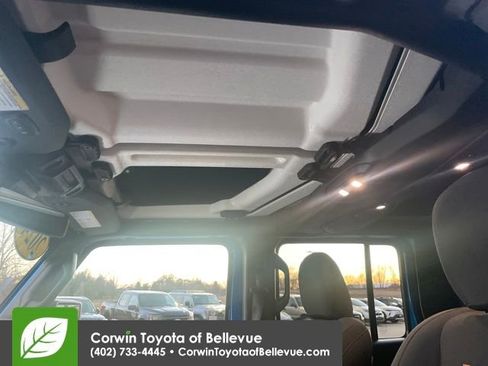 Used 2024 Jeep Gladiator Mojave w/ Technology Group image 17