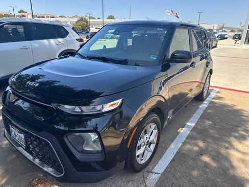 Used 2022 Kia Soul LX w/ Technology Package FWD image 11