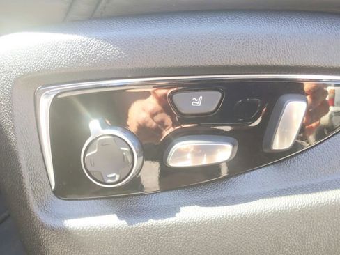 Used 2016 Cadillac Escalade Platinum image 19