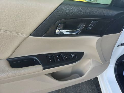 Used 2015 Honda Accord EX-L image 30