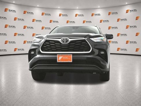 Used 2022 Toyota Highlander XLE AWD/4WD image 44