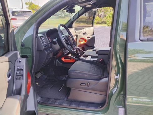Used 2024 Nissan Frontier Pro-X RWD image 12