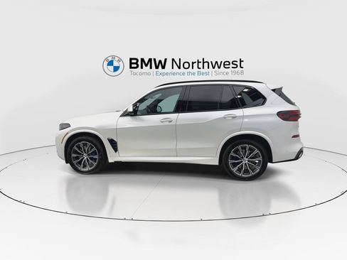 New 2026 BMW X5 xDrive40i w/ M Sport Package AWD/4WD image 11