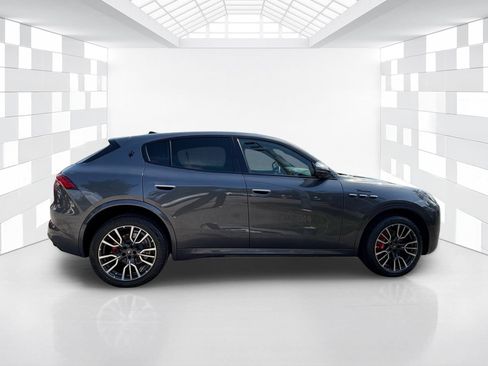 Used 2023 Maserati Grecale Modena AWD/4WD image 8