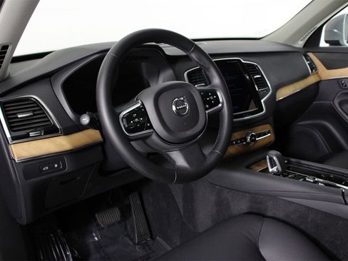 Certified 2024 Volvo XC90 T8 Plus w/ Protection Package Premier image 14