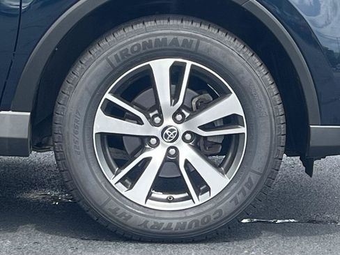 Used 2018 Toyota RAV4 XLE FWD image 33