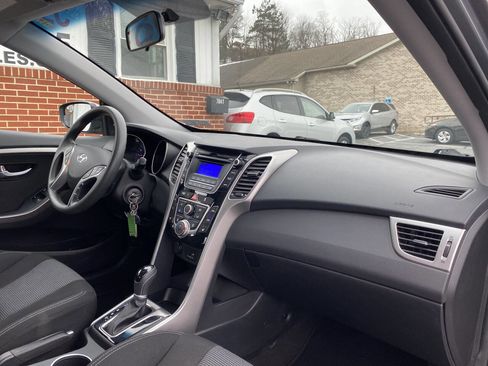 Used 2016 Hyundai Elantra GT image 17