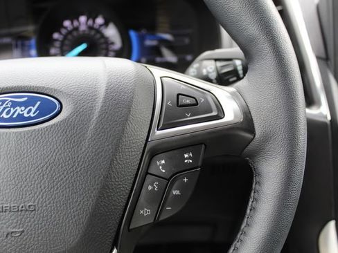 Used 2024 Ford Edge Titanium AWD/4WD image 18