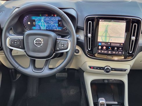 Used 2023 Volvo XC40 B5 Ultimate w/ Protection Package Premier AWD/4WD image 27