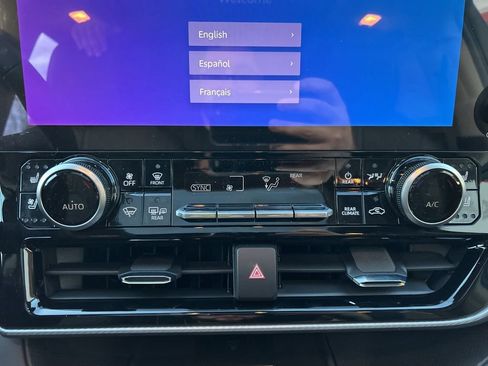 New 2026 Toyota Highlander Platinum image 14