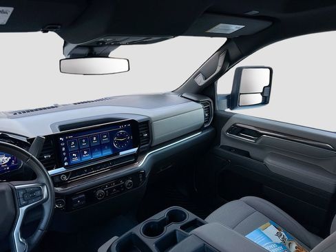 Used 2024 Chevrolet Silverado 3500 LT image 24