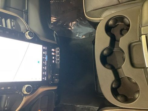 Used 2024 RAM 2500 Laramie image 19