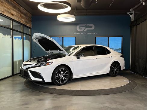 Used 2022 Toyota Camry SE FWD image 24