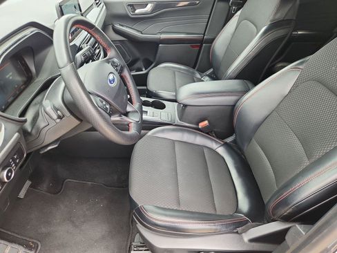 Used 2025 Ford Escape ST-Line Select AWD/4WD image 18