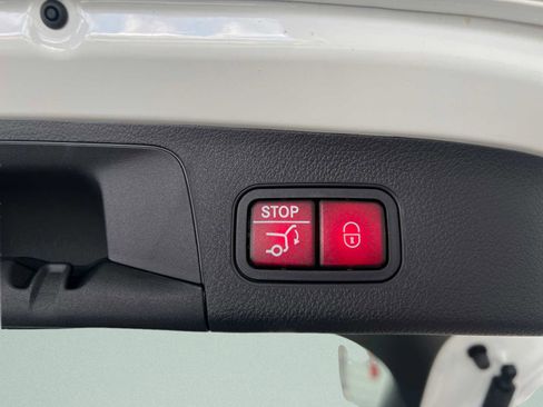 New 2025 Mercedes-Benz GLA 35 AMG 4MATIC image 9