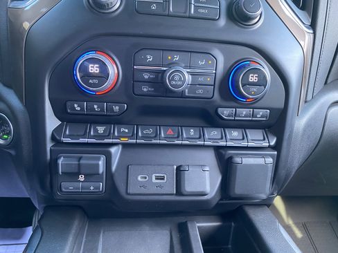 Used 2023 Chevrolet Silverado 3500 High Country image 29