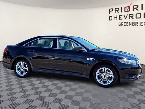 Used 2018 Ford Taurus SE FWD image 2
