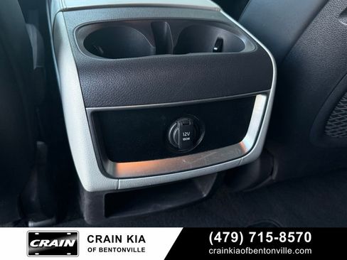 Used 2024 Kia Carnival LX FWD image 27