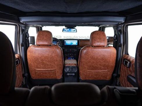 Used 2026 Jeep Gladiator Sport image 2