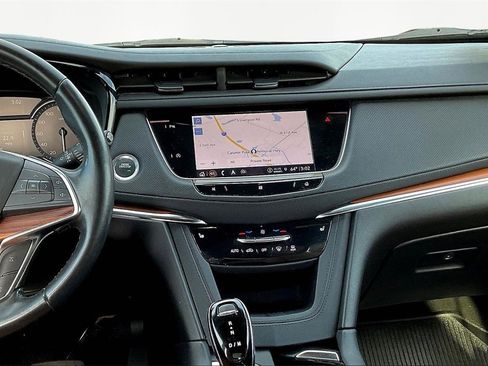 Used 2021 Cadillac XT5 Premium Luxury image 11