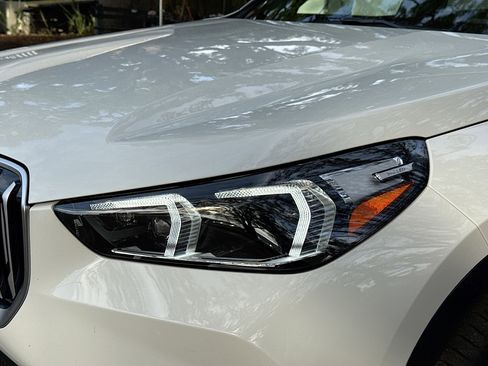 Used 2025 BMW X1 xDrive28i w/ Technology Package image 9