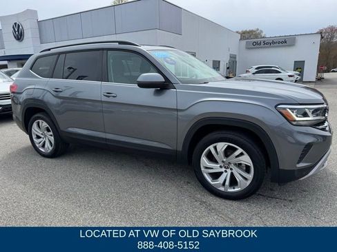 Used 2023 Volkswagen Atlas SE w/ Panoramic Sunroof Package AWD/4WD image 3