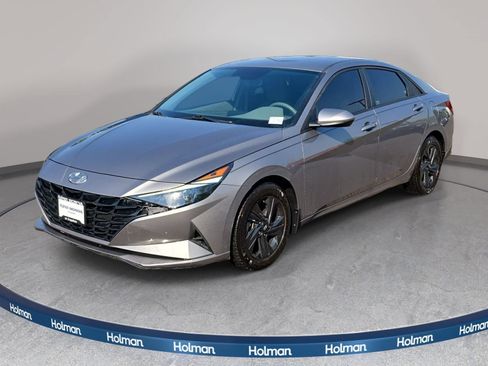 Used 2023 Hyundai Elantra SEL FWD image 1