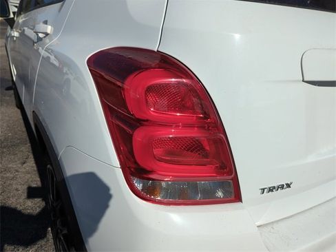 Used 2022 Chevrolet Trax LT w/ Sport Edition image 13