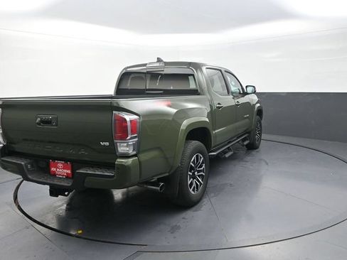 Used 2022 Toyota Tacoma TRD Sport w/ Technology Package AWD/4WD image 8