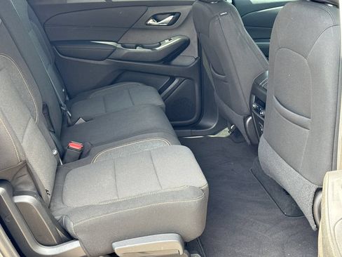 Used 2021 Chevrolet Traverse LS FWD image 17