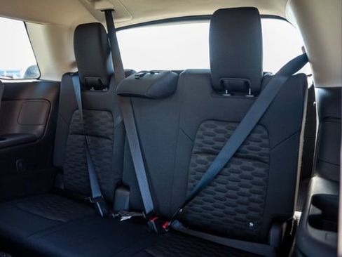 Used 2025 Nissan Pathfinder SV image 30