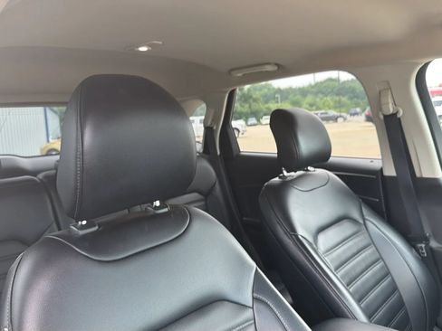 Used 2019 Ford Edge SEL w/ Equipment Group 201A AWD/4WD image 79