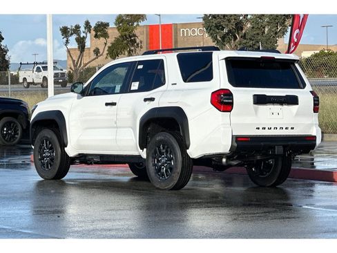 New 2026 Toyota 4Runner SR5 image 6