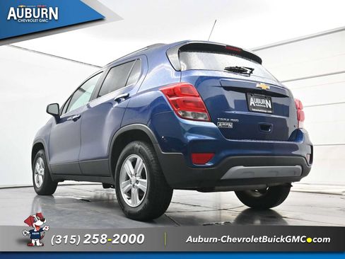 Used 2019 Chevrolet Trax LT w/ LT Convenience Package AWD/4WD image 23