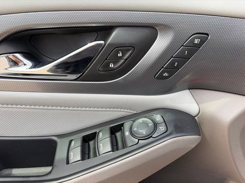 Used 2019 Chevrolet Traverse Premier w/ Driver Confidence II Package FWD image 51