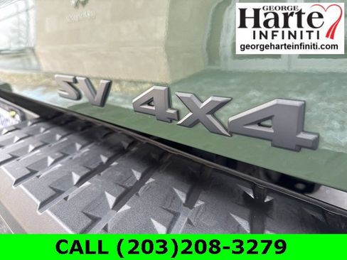 Used 2024 Nissan Titan SV w/ SV Bronze Edition Package image 32