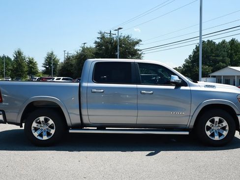 Used 2019 RAM 1500 Laramie AWD/4WD image 4