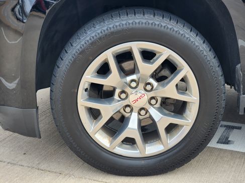 Used 2018 GMC Yukon XL SLT w/ Premium Edition image 10