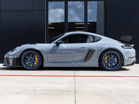 Used 2023 Porsche 718 Cayman GT4 RS RWD image 2
