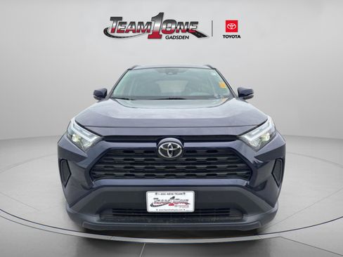 Used 2022 Toyota RAV4 XLE FWD image 2
