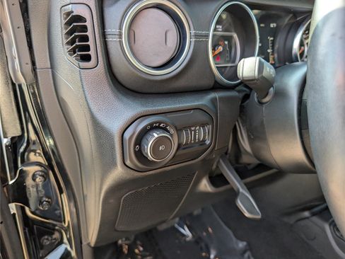 Used 2022 Jeep Wrangler Unlimited Sahara w/ Cold Weather Group AWD/4WD image 21