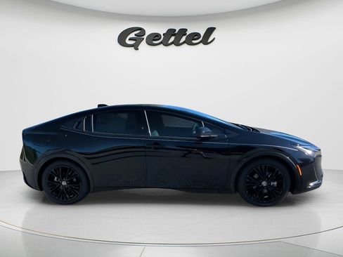 New 2026 Toyota Prius Plug-In Hybrid FWD image 8