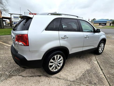 Used 2011 Kia Sorento EX w/ Premium Pkg image 18