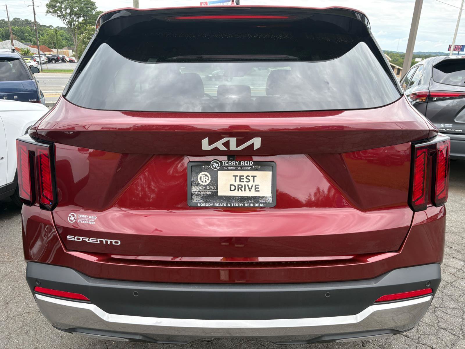 Used 2025 Kia Sorento S w/ Panoramic Sunroof Package FWD image 7