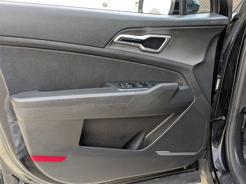 Used 2024 Kia Sportage LX image 11